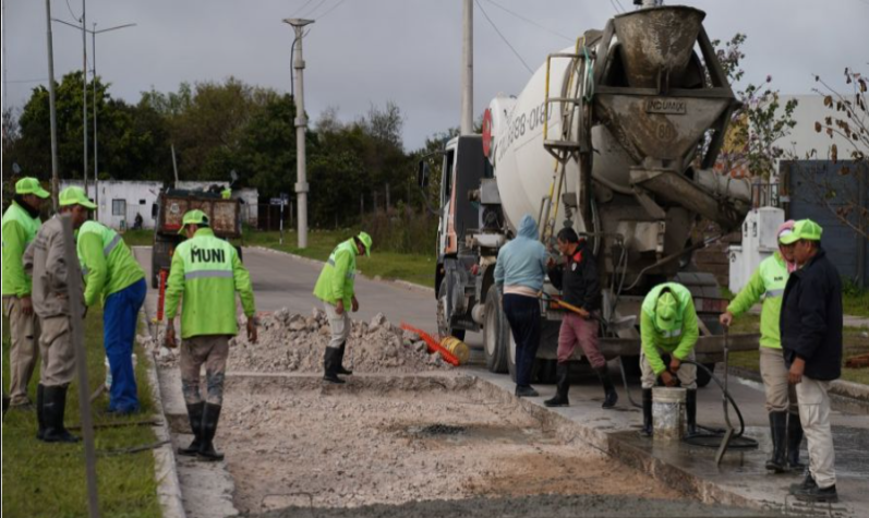 Avanzan las obras de bacheo y arreglo de calles en distintos barrios de Corrientes