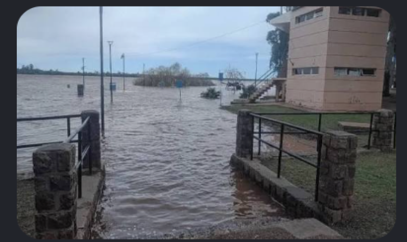 El río Uruguay vuelve a crecer en varias localidades correntinas