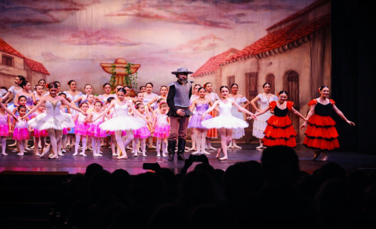 Passion Ballet hizo historia en el Teatro Vera con la presentación de “Don Quijote”.