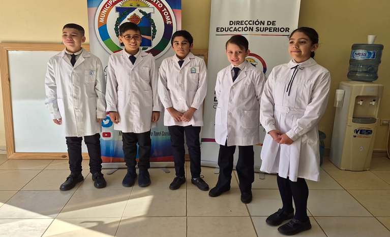 Alumnos de escuela Normal y Siglo XXI viajan a Corrientes a Olimpíadas de Matemáticas.
