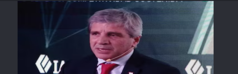 Caputo defendió el rumbo económico y dijo que la mora bancaria récord 
